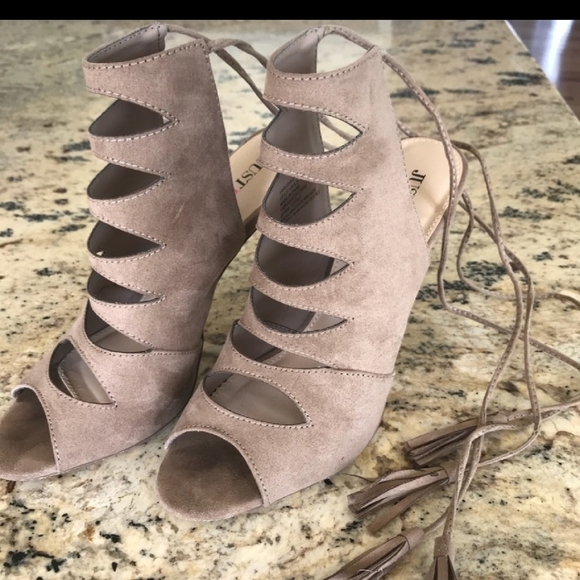 Just Fab "Varushka" heels - Picture 4 of 9